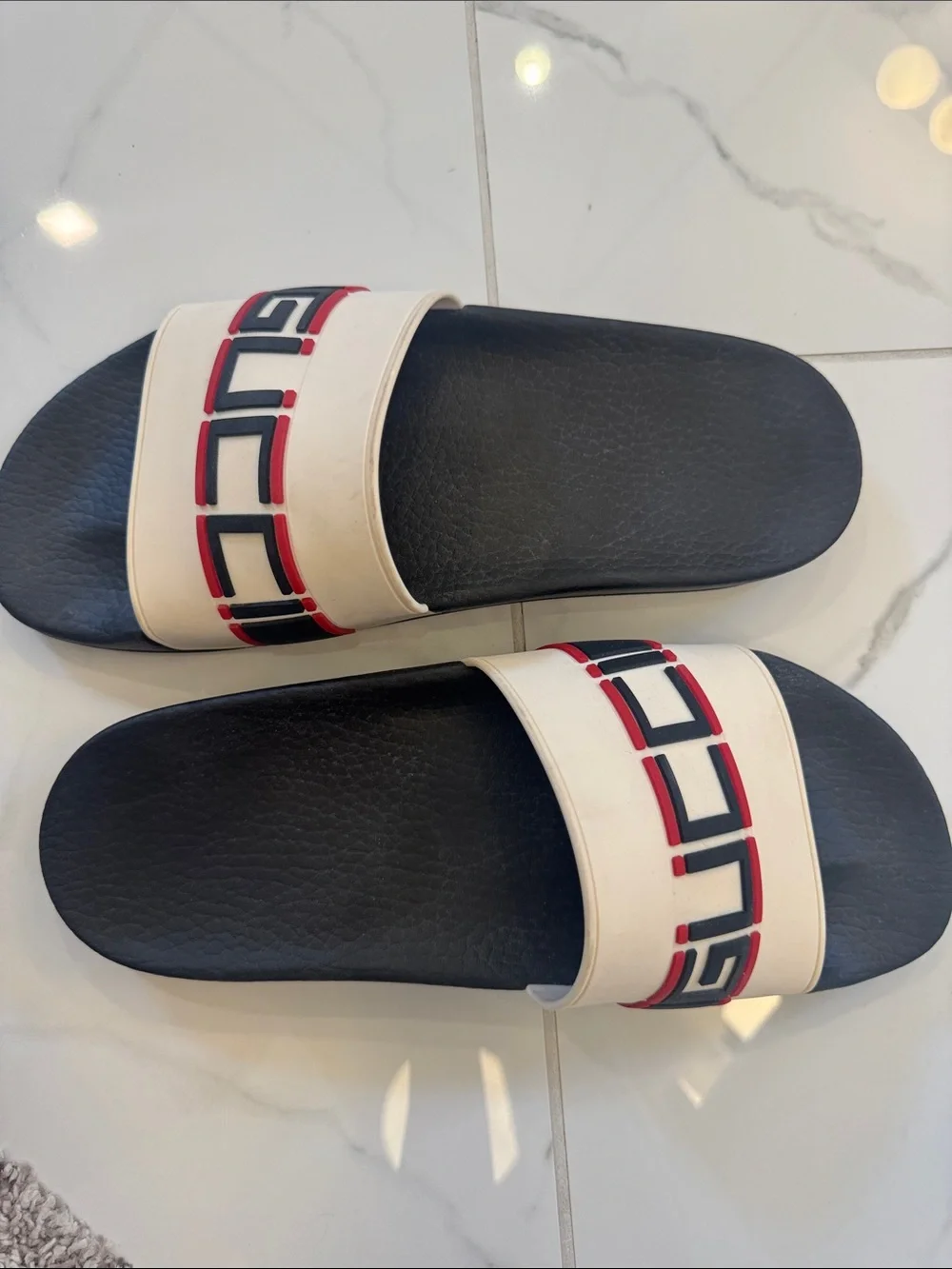 Gucci Rubber Logo Slides – Size 11 – New - Picture 3 of 3